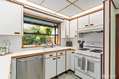 4215 189th Place SW Lynnwood WA 98036