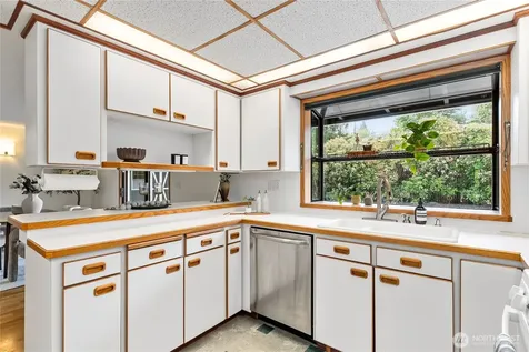 4215 189th Place SW Lynnwood WA 98036