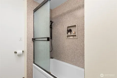 4215 189th Place SW Lynnwood WA 98036