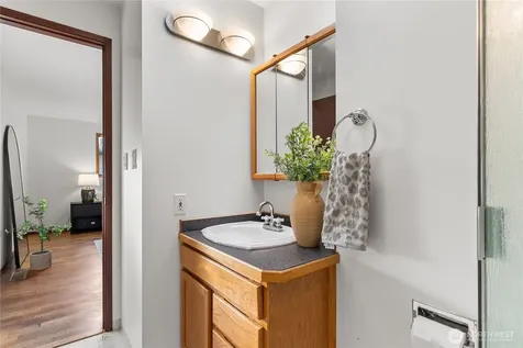 4215 189th Place SW Lynnwood WA 98036