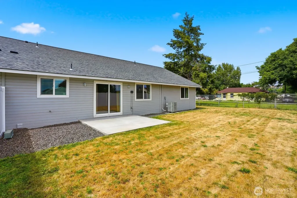 8003 Westbrook Avenue Yakima WA 98908