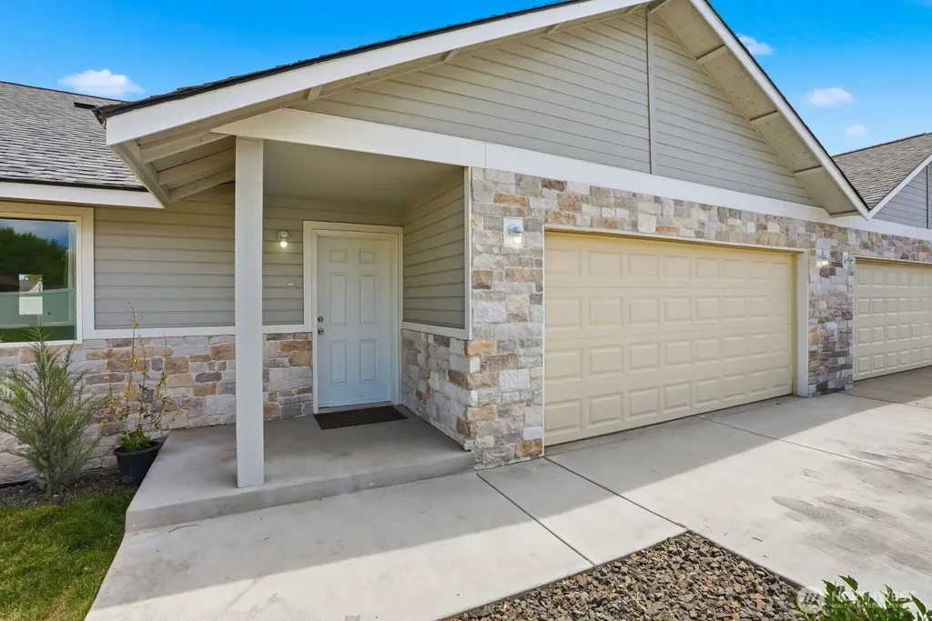 8003 Westbrook Avenue Yakima WA 98908