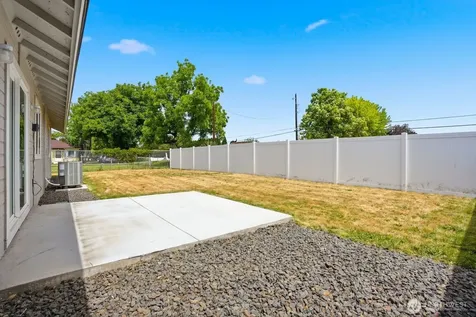 8003 Westbrook Avenue Yakima WA 98908