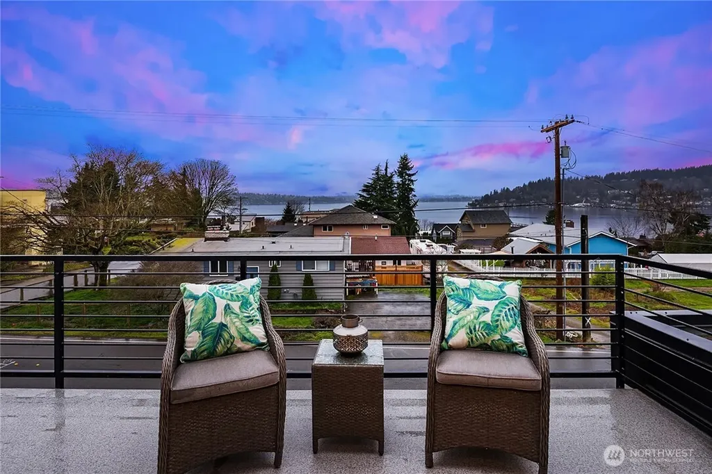 3202 Burnett Avenue N Renton WA 98056