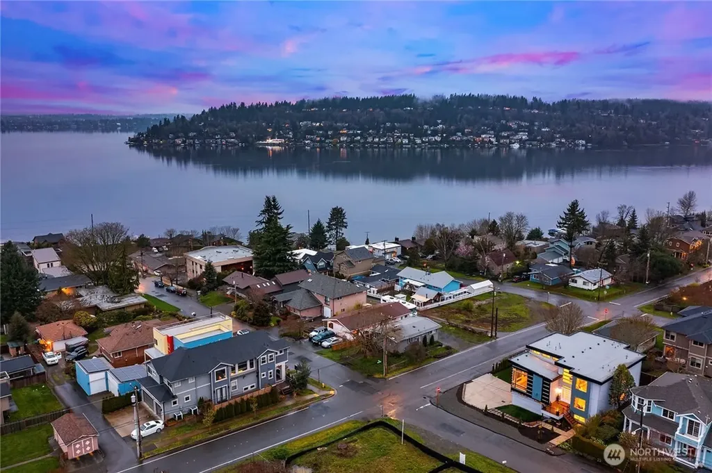 3202 Burnett Avenue N Renton WA 98056