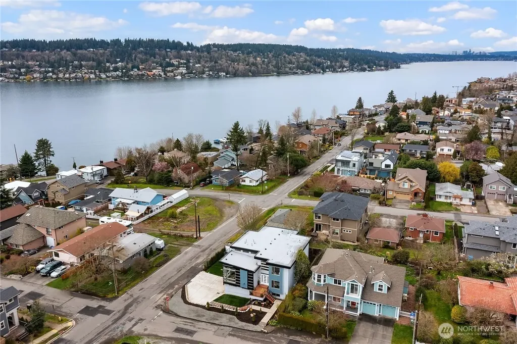 3202 Burnett Avenue N Renton WA 98056