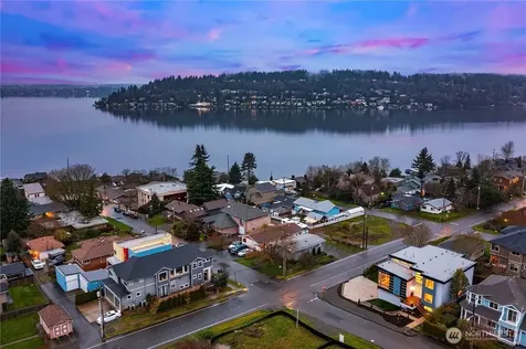 3202 Burnett Avenue N Renton WA 98056