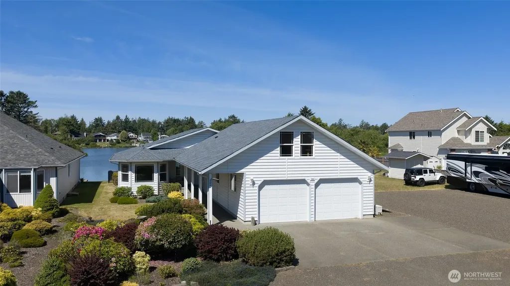 595 Blue Wing Loop SE Ocean Shores WA 98569