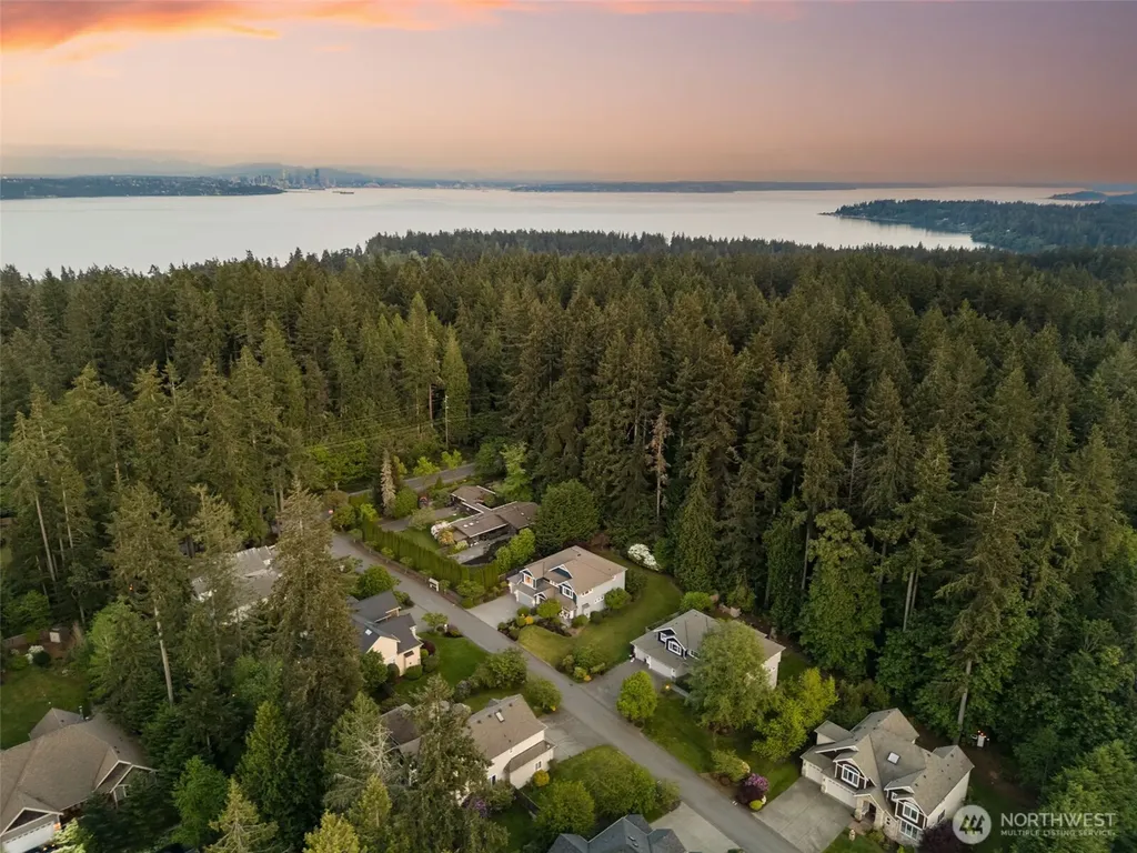 9545 NE Idel Weis Court Bainbridge Island WA 98110