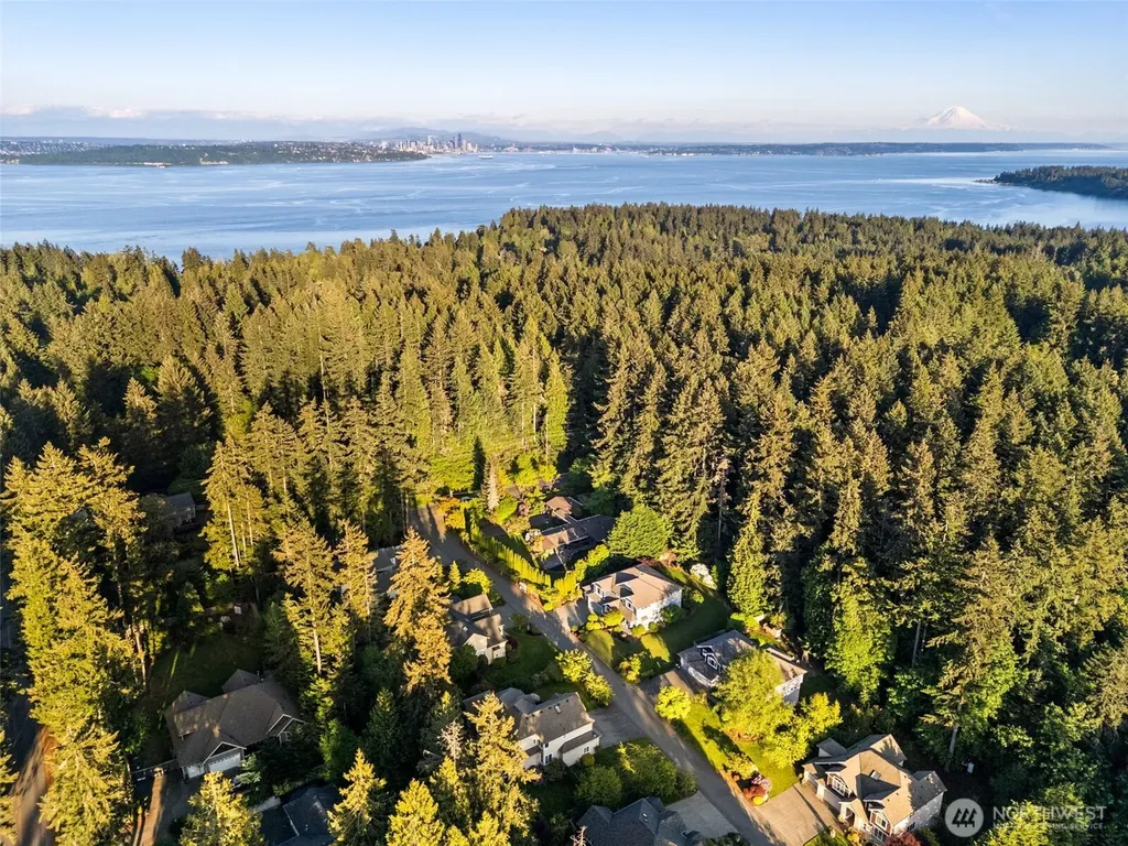 9545 NE Idel Weis Court Bainbridge Island WA 98110