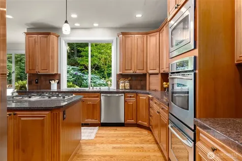9545 NE Idel Weis Court Bainbridge Island WA 98110