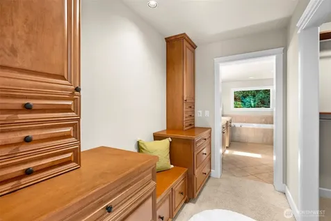 9545 NE Idel Weis Court Bainbridge Island WA 98110