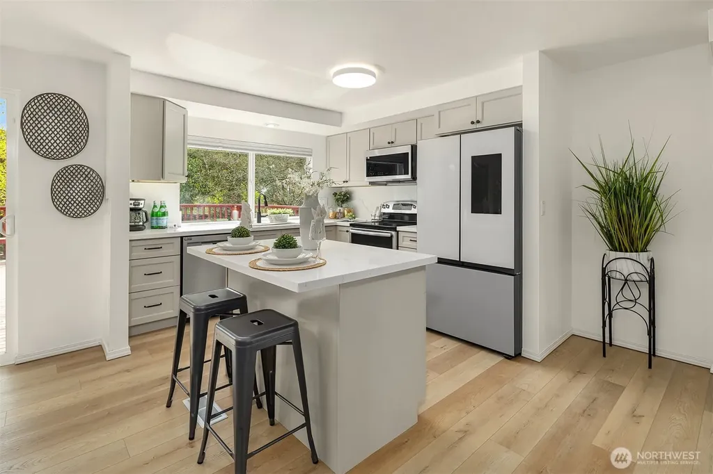 16611 NE 108th Place Redmond WA 98052