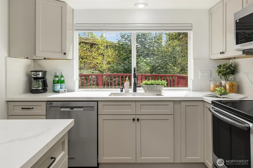 16611 NE 108th Place Redmond WA 98052