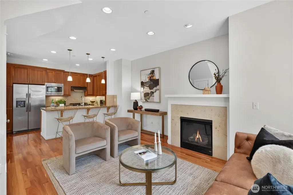 804 3rd Avenue N Seattle WA 98109