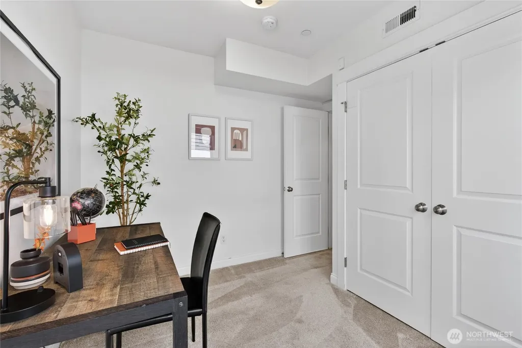 804 3rd Avenue N Seattle WA 98109