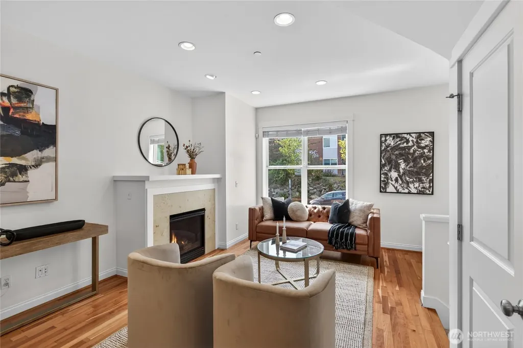 804 3rd Avenue N Seattle WA 98109