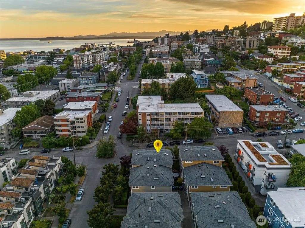 804 3rd Avenue N Seattle WA 98109