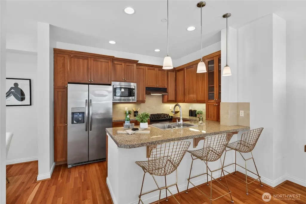 804 3rd Avenue N Seattle WA 98109