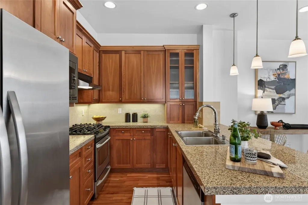 804 3rd Avenue N Seattle WA 98109