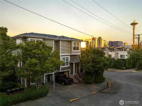 804 3rd Avenue N Seattle WA 98109
