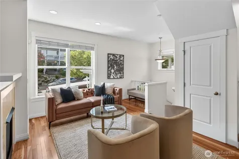 804 3rd Avenue N Seattle WA 98109