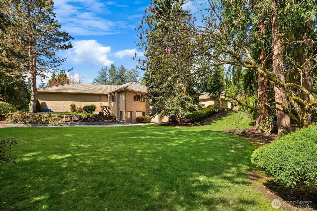 13214 180th Avenue NE Redmond WA 98052