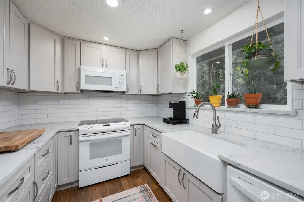 28102 SE 63rd Street Issaquah WA 98027