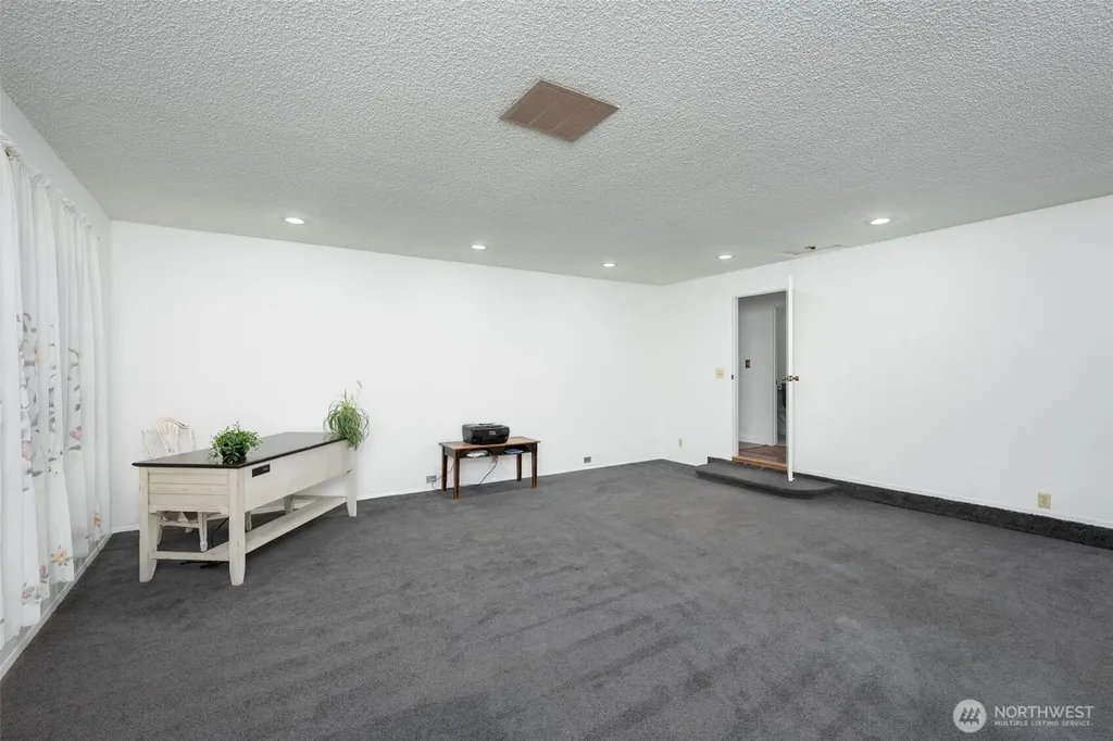 28102 SE 63rd Street Issaquah WA 98027