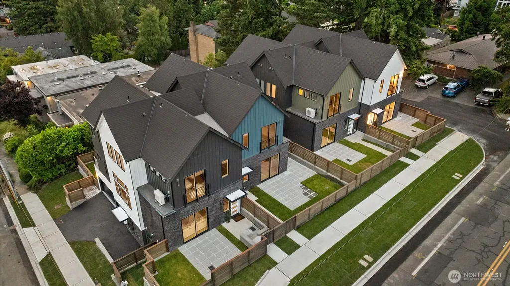 18607 104th Avenue NE Bothell WA 98011
