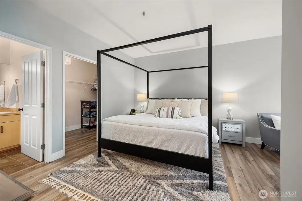 566 241st Lane SE Sammamish WA 98074