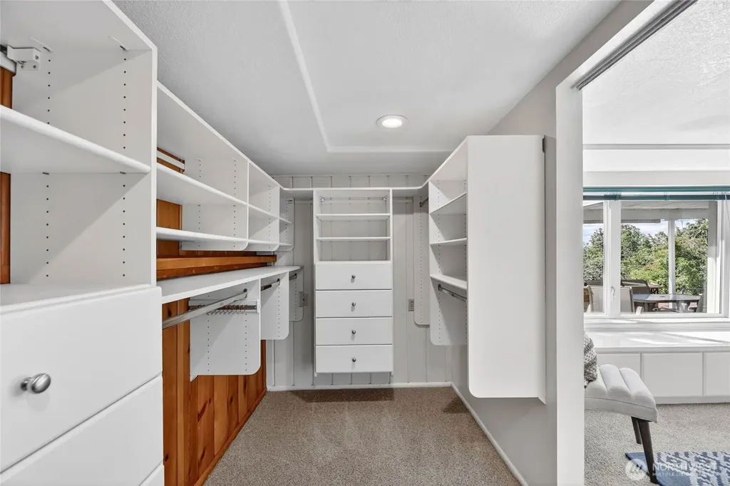 8261 Northrop Place SW Seattle WA 98136