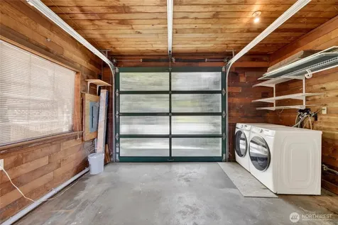 8261 Northrop Place SW Seattle WA 98136