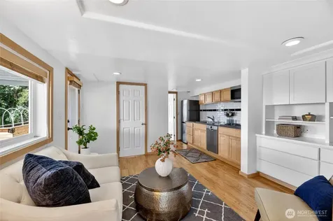 8261 Northrop Place SW Seattle WA 98136