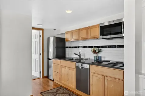 8261 Northrop Place SW Seattle WA 98136