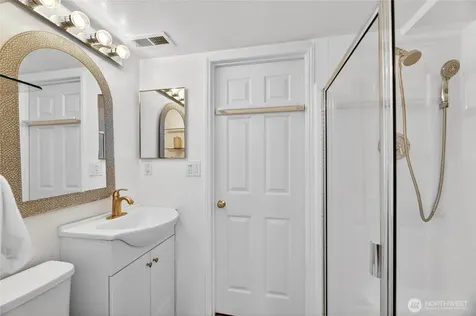 8261 Northrop Place SW Seattle WA 98136