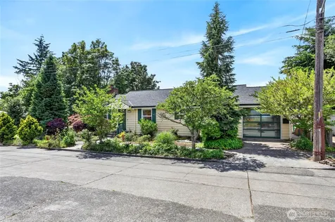 8261 Northrop Place SW Seattle WA 98136