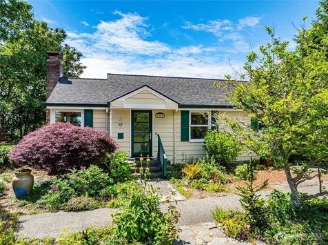 8261 Northrop Place SW Seattle WA 98136