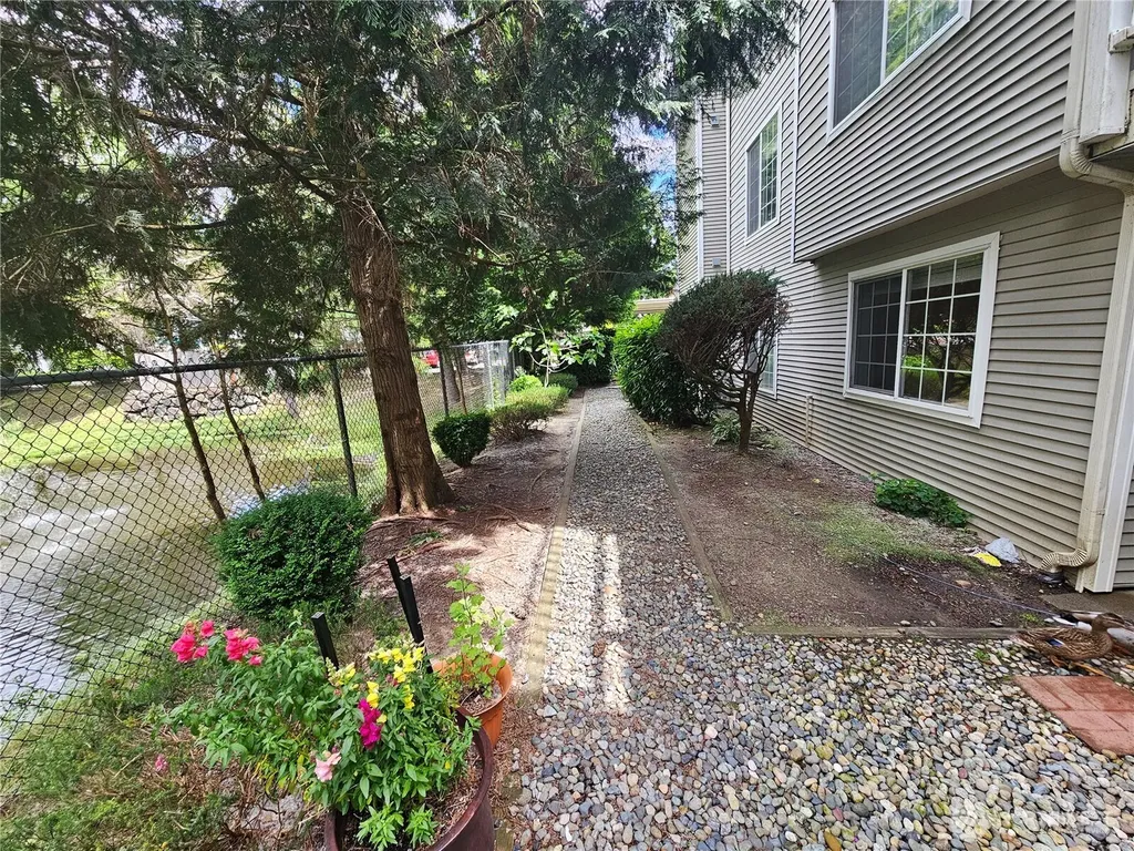 13306 SE 272nd Street Kent WA 98042
