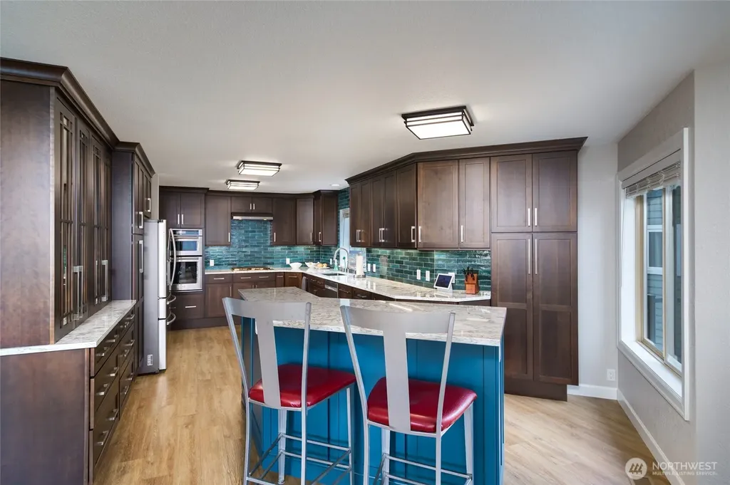 4211 Glasgow Way Anacortes WA 98221