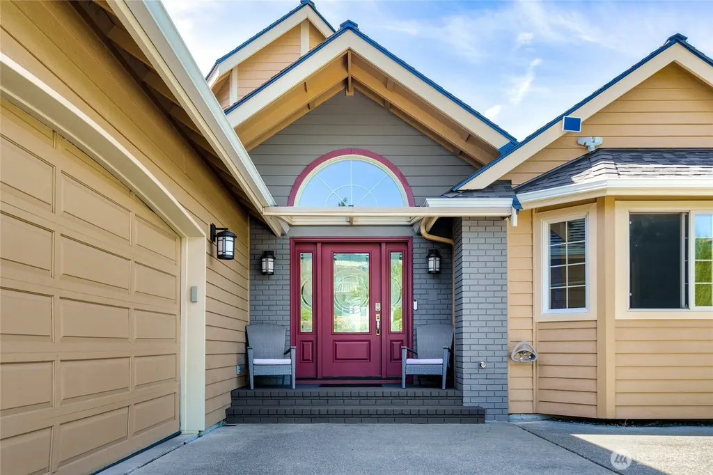 4211 Glasgow Way Anacortes WA 98221