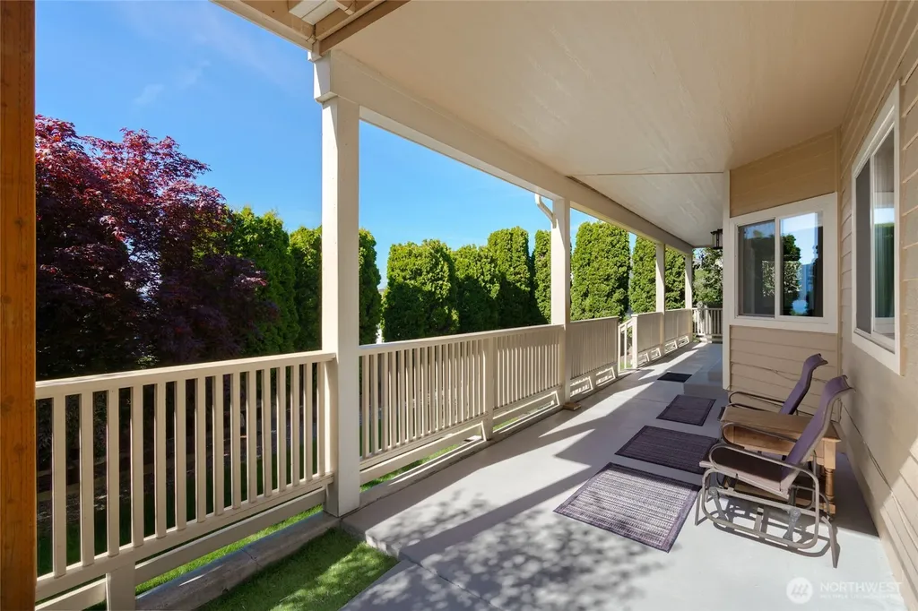 4211 Glasgow Way Anacortes WA 98221