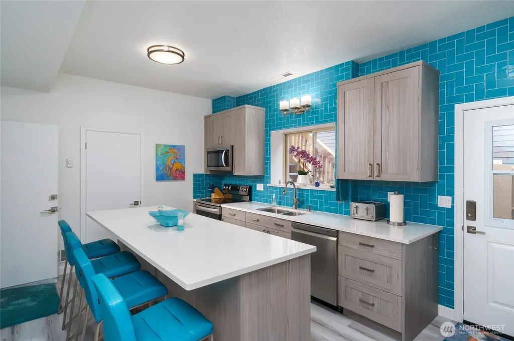 4211 Glasgow Way Anacortes WA 98221