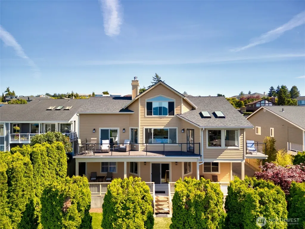 4211 Glasgow Way Anacortes WA 98221