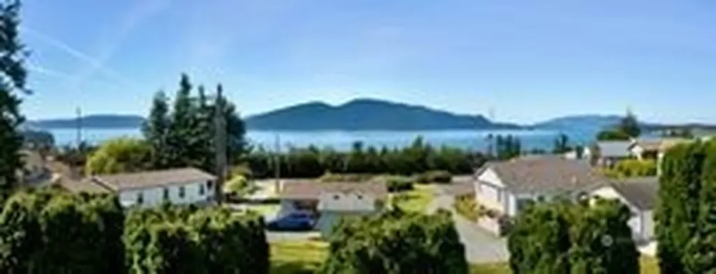 4211 Glasgow Way Anacortes WA 98221