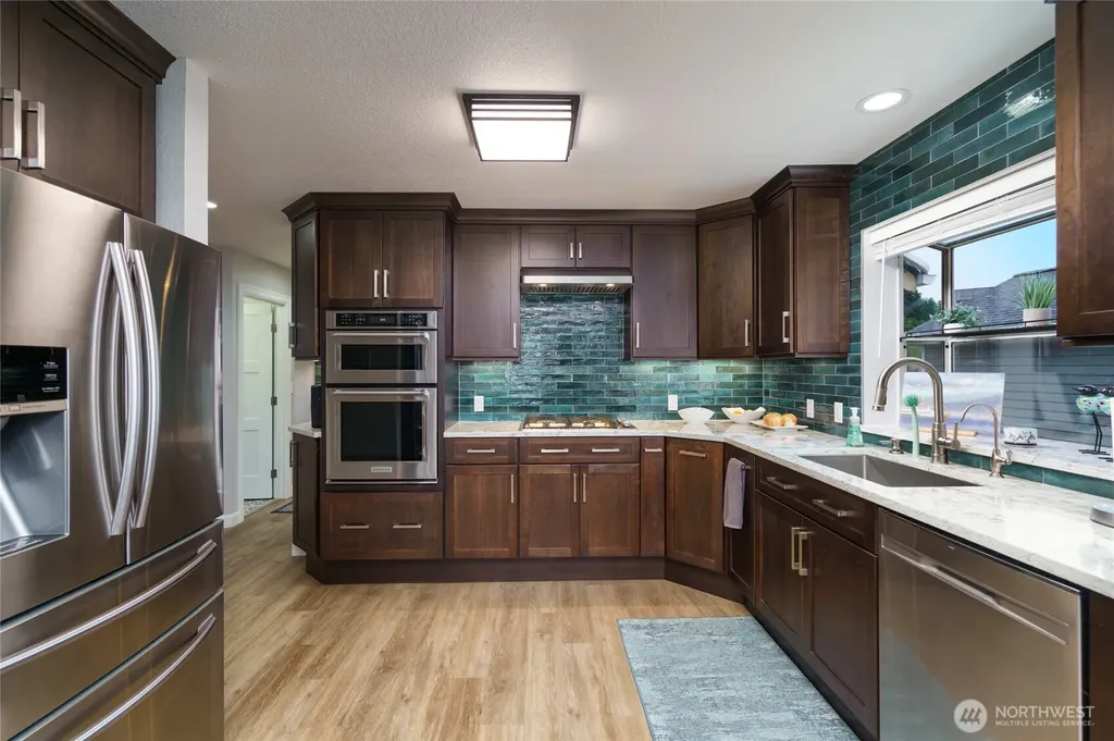 4211 Glasgow Way Anacortes WA 98221