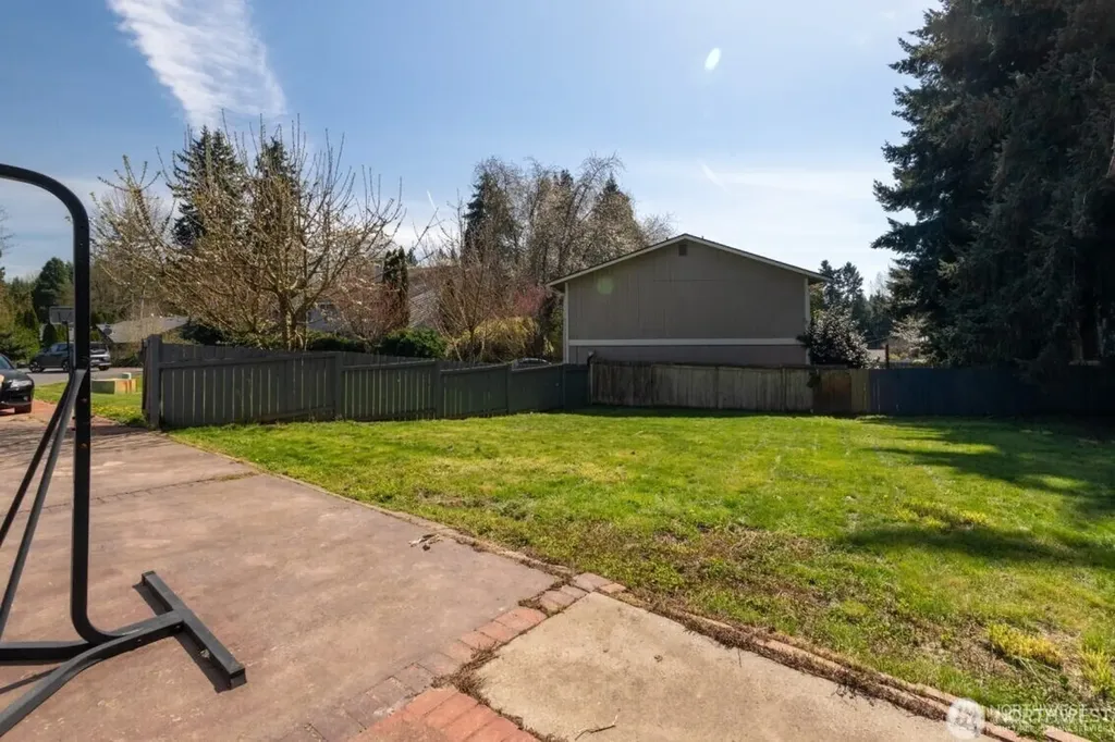 1427 33rd Avenue Ct SW Puyallup WA 98373