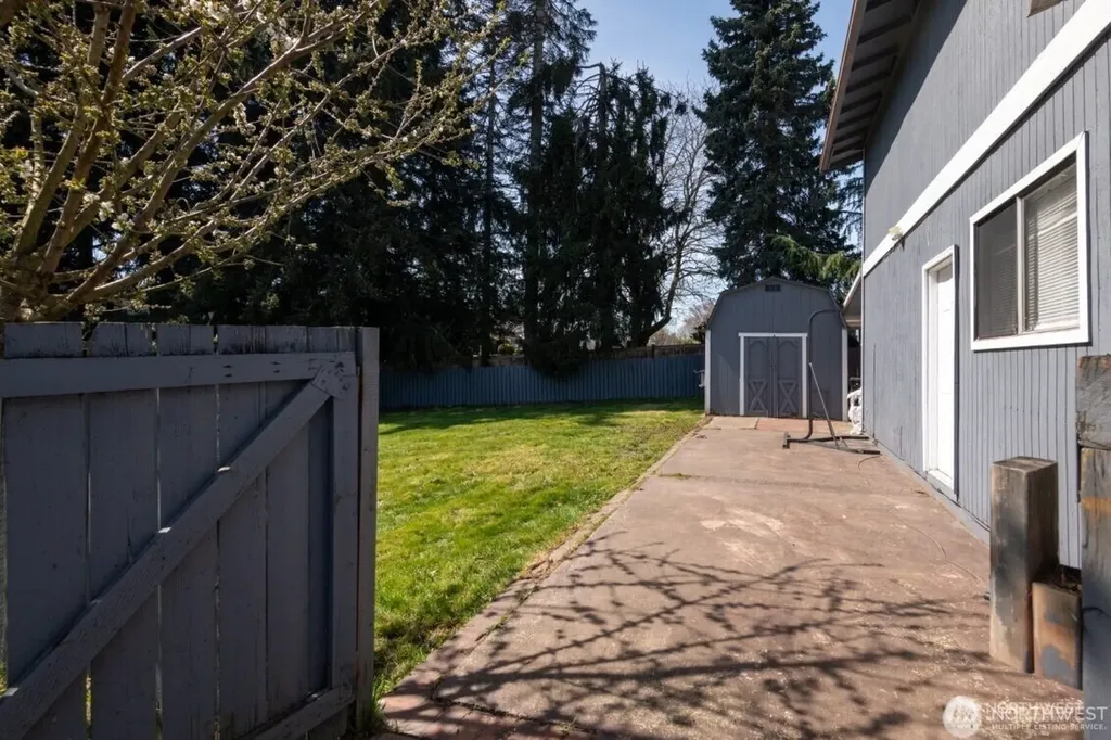 1427 33rd Avenue Ct SW Puyallup WA 98373