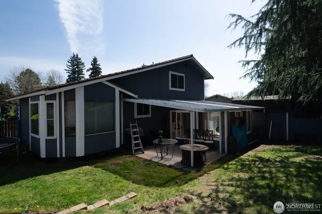 1427 33rd Avenue Ct SW Puyallup WA 98373