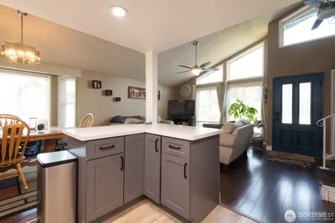 1427 33rd Avenue Ct SW Puyallup WA 98373